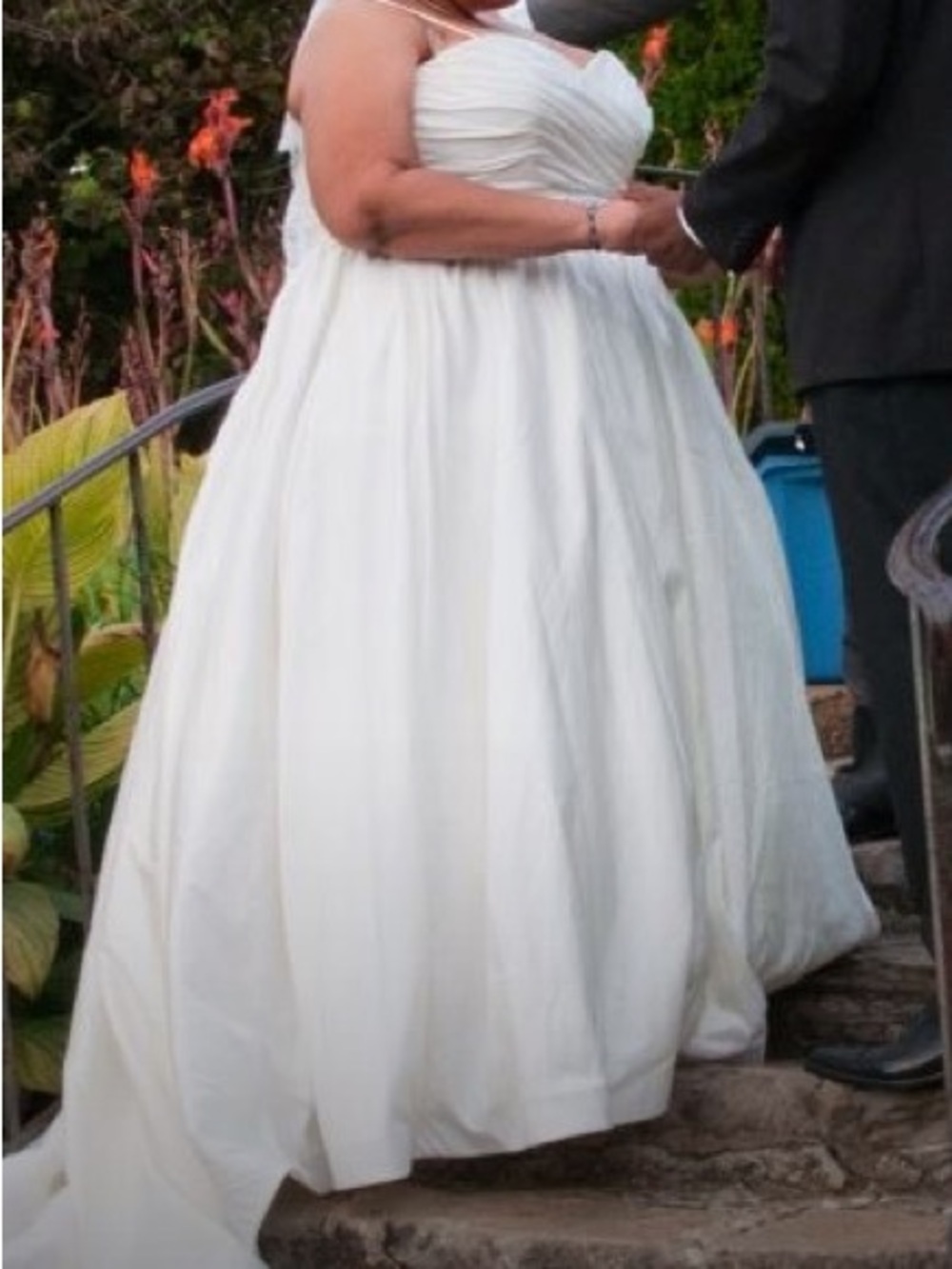 28w plus size wedding dress